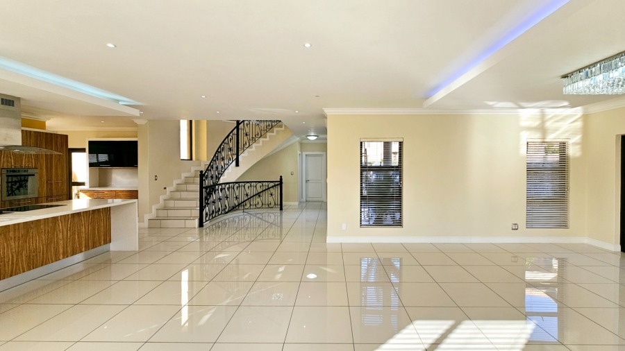 5 Bedroom Property for Sale in Kiepersol Free State